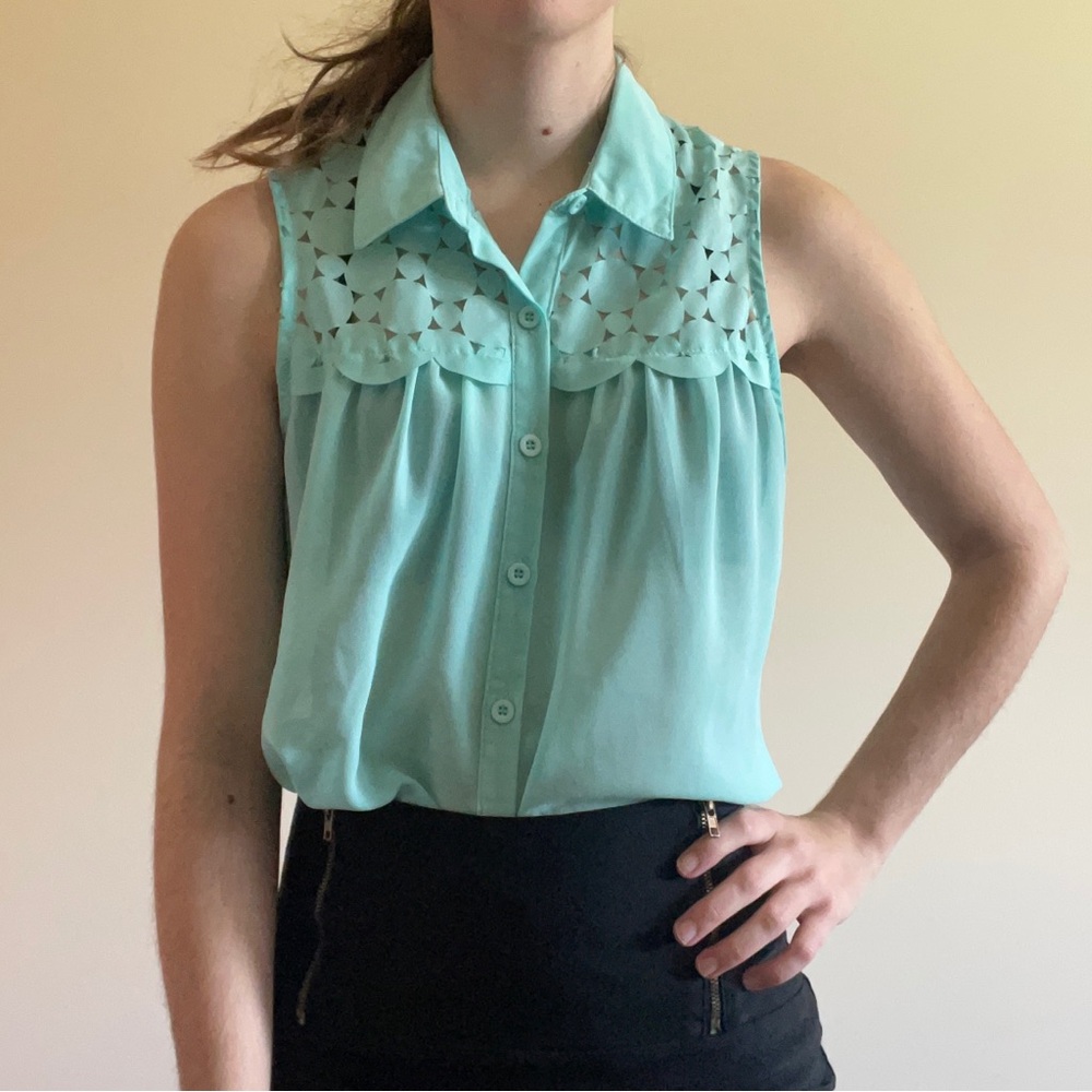 Rue 21 Sleeveless Mint Button Front Blouse